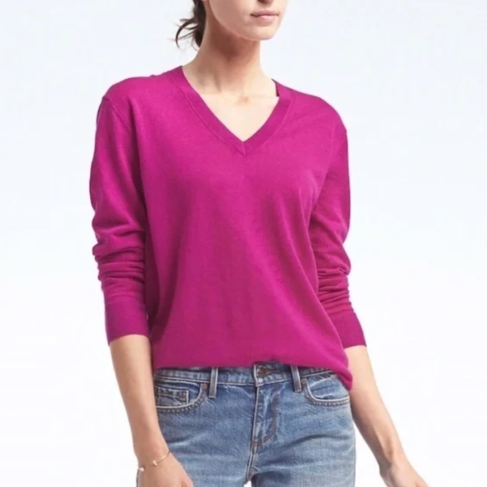 BRAND NEW Banana Republic Magenta Pink Sweater